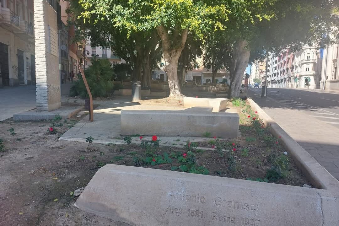 Piazza Gramsci: dopo l’interrogazione di FI il Comune interviene.